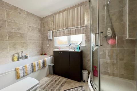 74 Ash Rise, Northampton, NN2 8SB