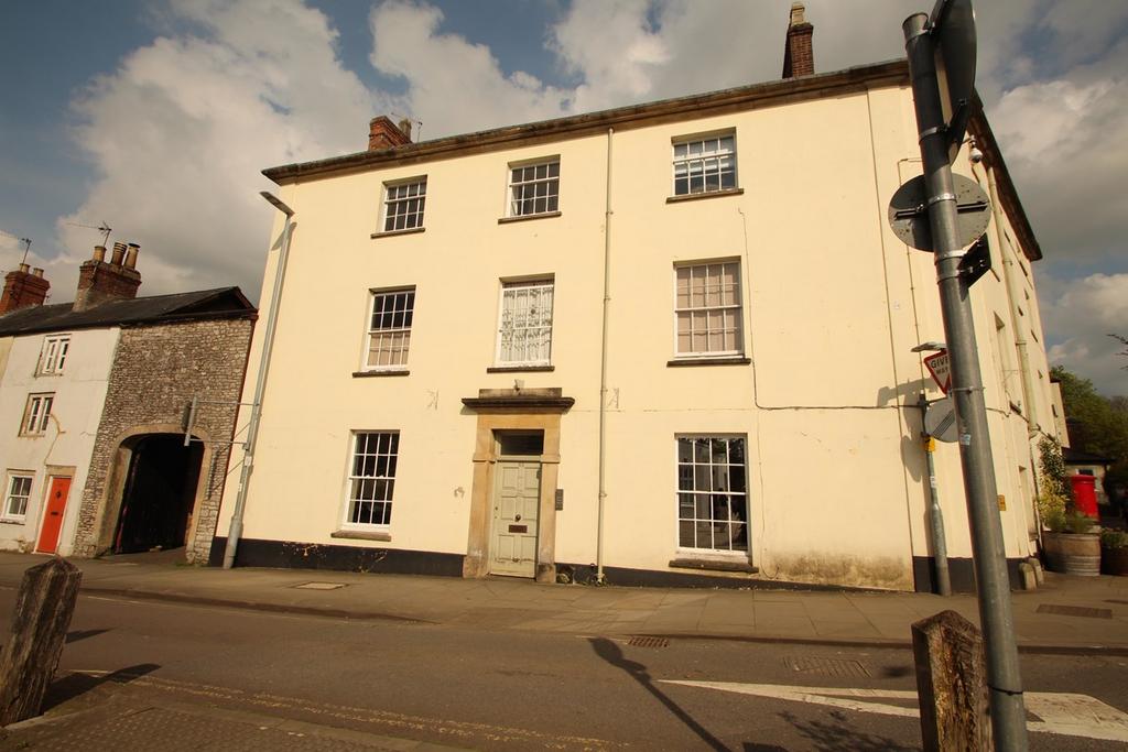 High Street, Shepton Mallet, BA4 1 bed flat for sale £130,000