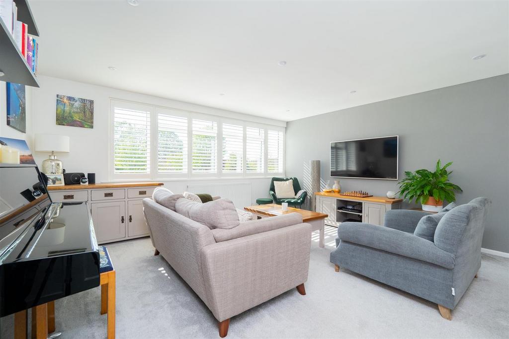 Christchurch Park, Sutton 2 bed apartment for sale £400,000