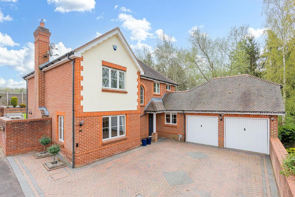 Little Brook Road, Roydon, Harlow 5 bed detached house £895,000