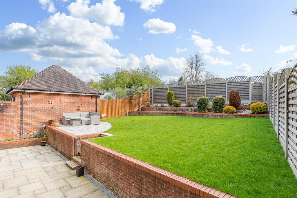 Little Brook Road, Roydon, Harlow 5 bed detached house £895,000