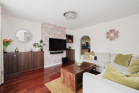 11 Marston, Epsom, KT19 8TB