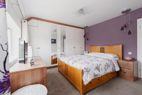 11 Marston, Epsom, KT19 8TB