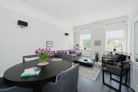 Flat 5, Westgate House Chalk Lane, Epsom, KT18 7AN