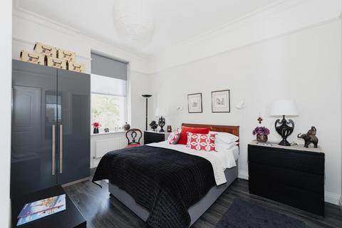 Flat 5, Westgate House Chalk Lane, Epsom, KT18 7AN