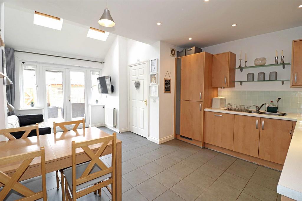 Campriano Drive, Warwick 3 bed mews £399,950