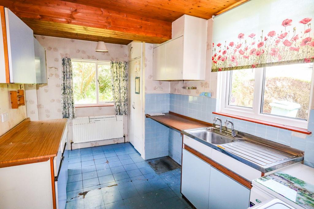 Langham Road, Robertsbridge, TN32 3 bed semidetached house £379,950