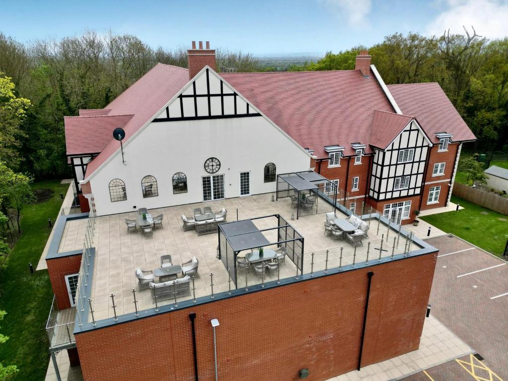 The Canopy, Chigwell 2 bed apartment for sale £620,000