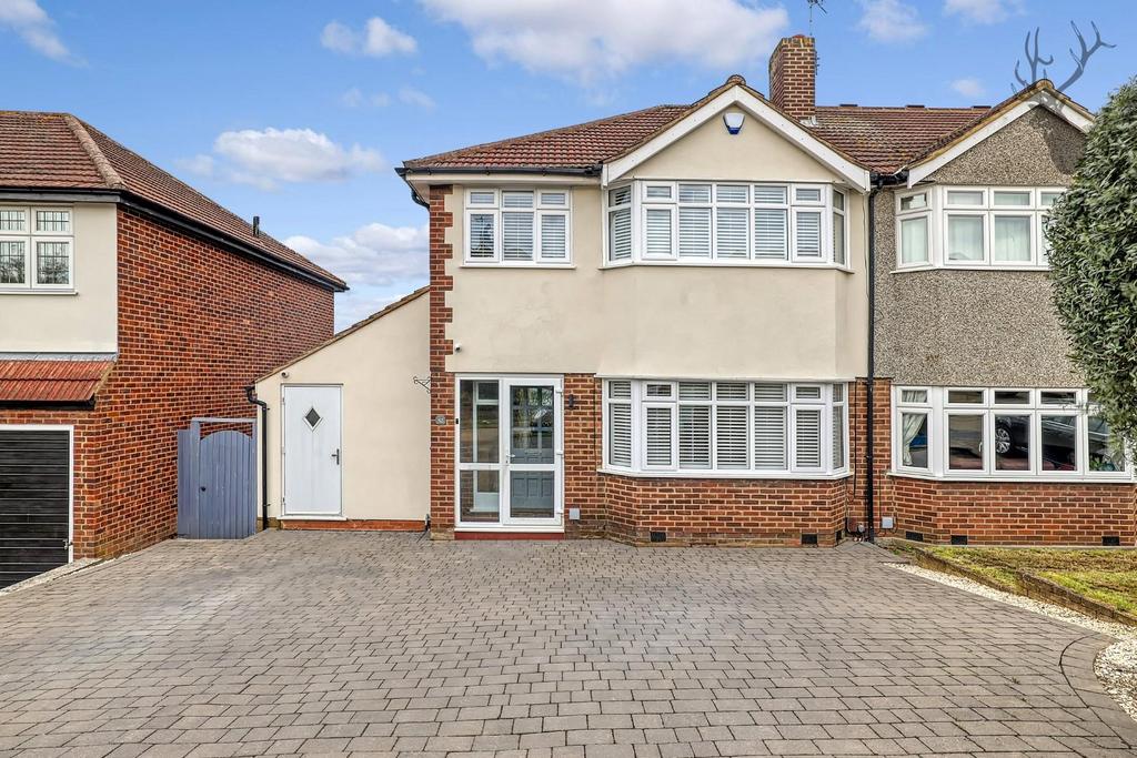 Purlieu Way, Theydon Bois, Essex 3 bed detached house £850,000