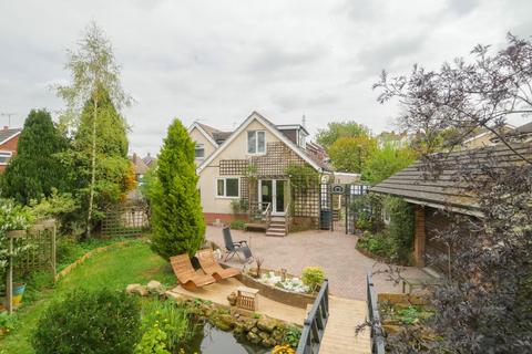 3 bedroom semi-detached bungalow for sale - Beecroft Close, Bramley, LS13 3ET