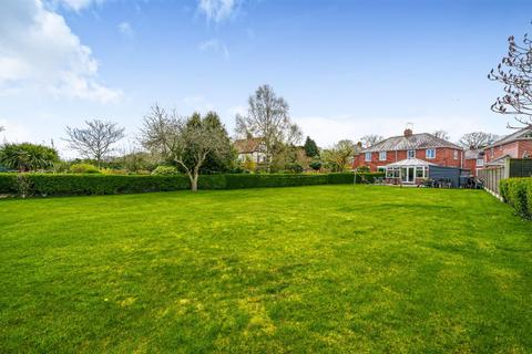 28 Auster Bank Road, Tadcaster, LS24 8AX