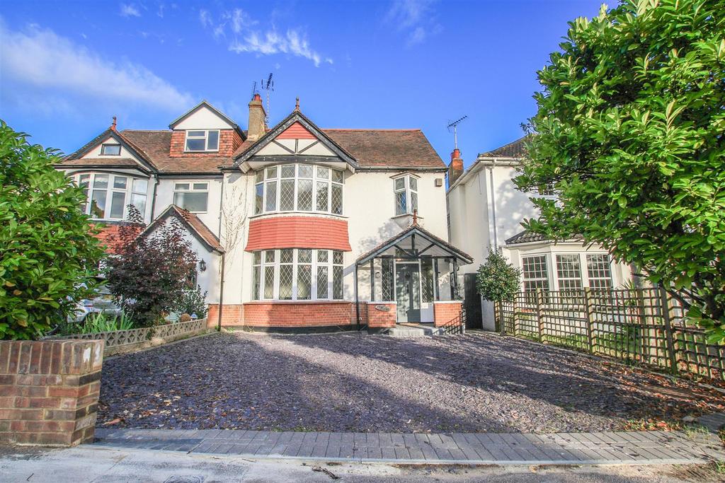 Eastwood Road, Leigh On Sea 4 bed semidetached house for sale £775,000