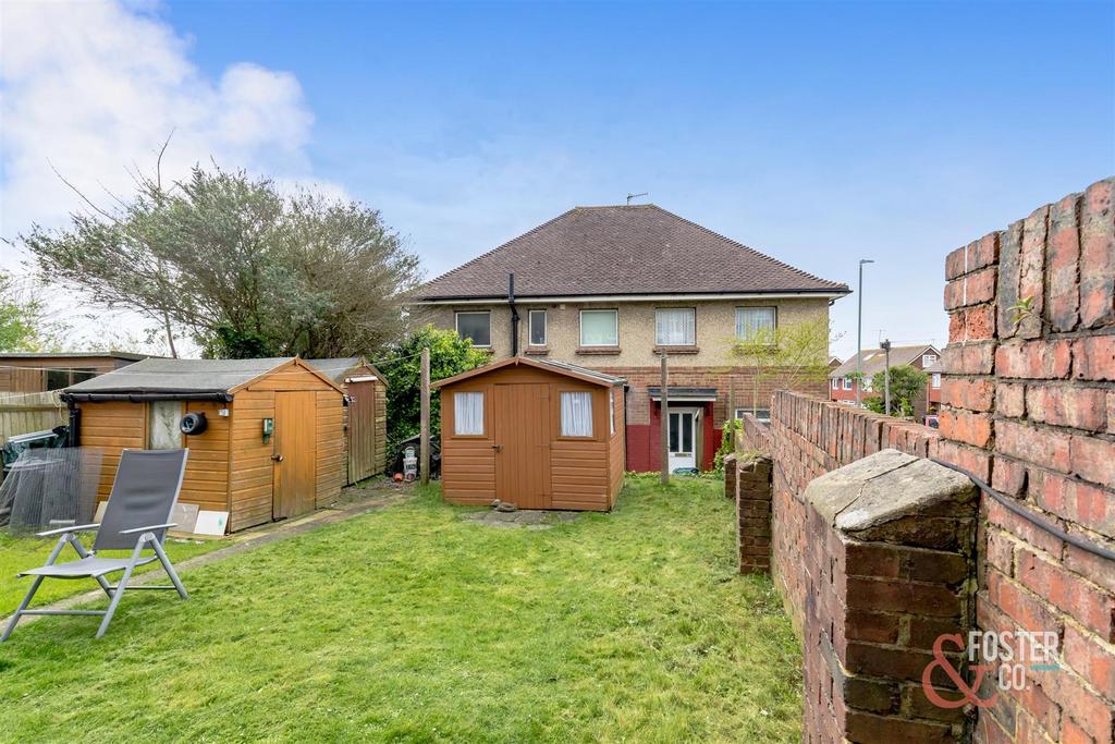 Poplar Avenue, Hove 2 bed flat for sale £275,000