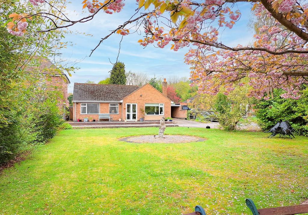 Nursery Lane, Hopwas, Tamworth, B78 3 bed detached bungalow for sale