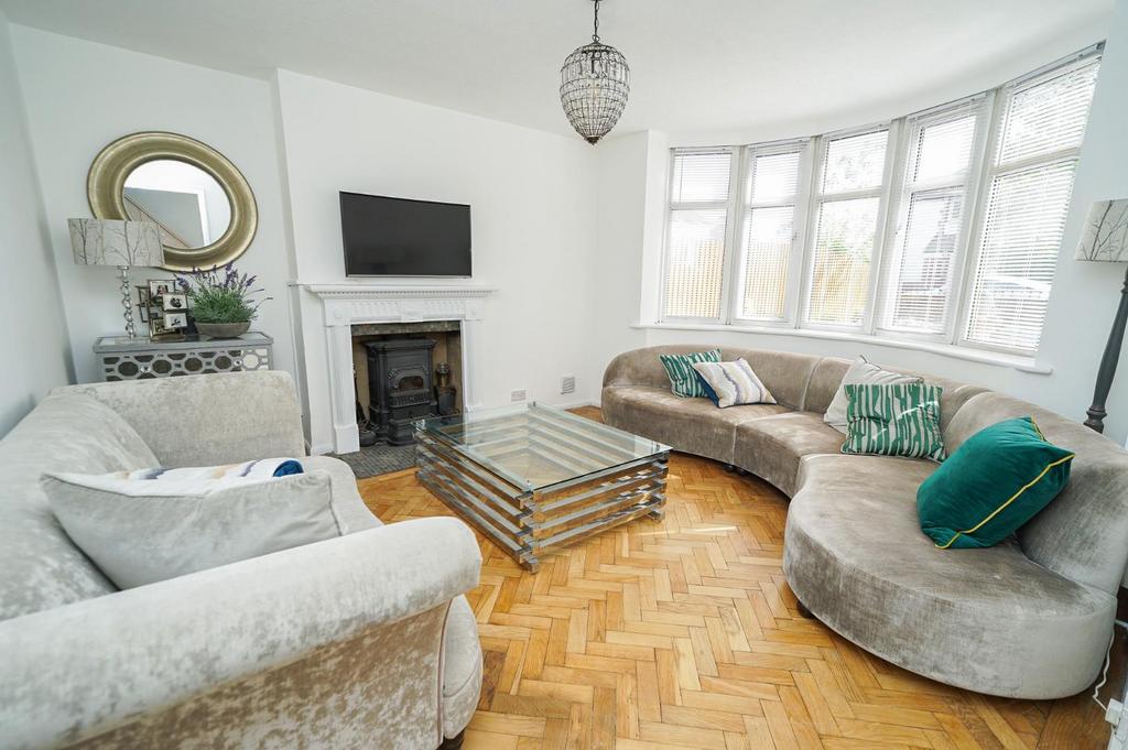 Heath Road, Leighton Buzzard 3 bed detached house for sale £575,000