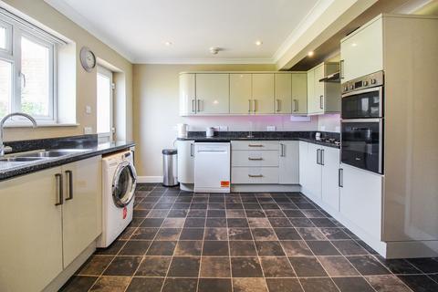 28 Causmans Way, Tilehurst, Reading, RG31 6PG