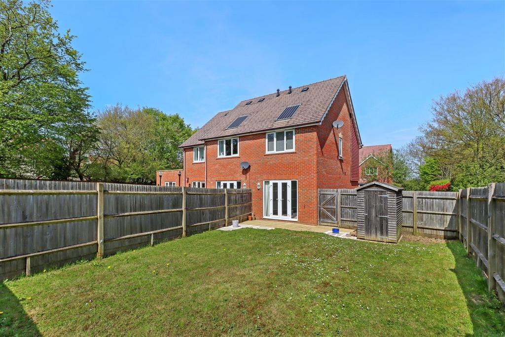 Carrington Place, Hailsham 2 bed semidetached house for sale £275,000
