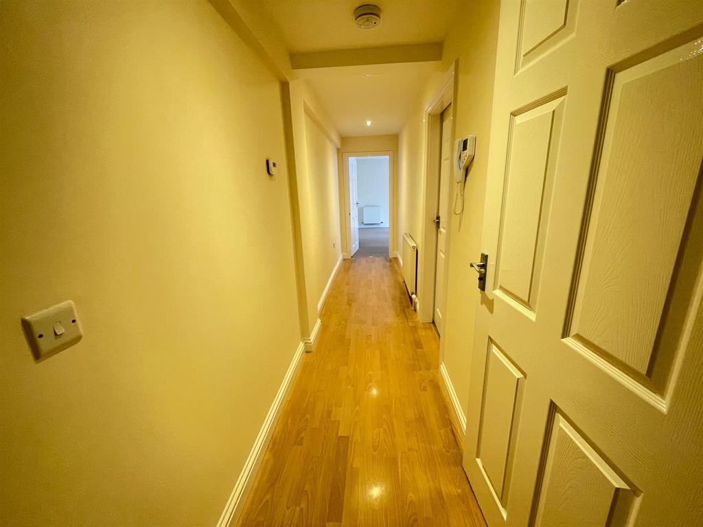 Hallway.jpg