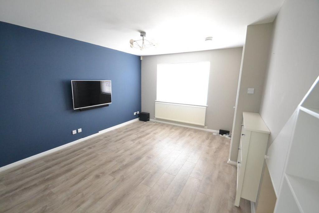 Badger Rise, Portishead 3 bed house £1,500 pcm (£346 pw)