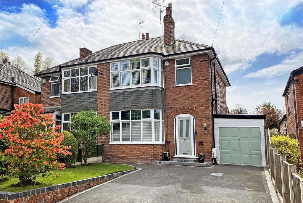 Wellington Road, Timperley 3 bed semidetached house for sale £600,000