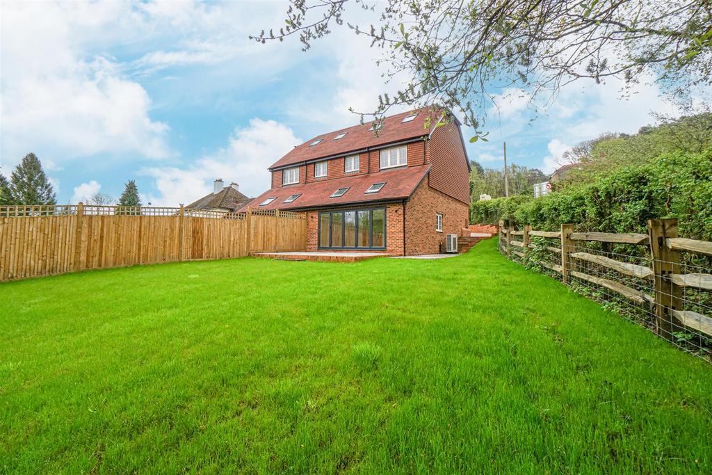 Crossing Farm, Eatenden Lane, Mountfield, Robertsbridge 3 bed semi