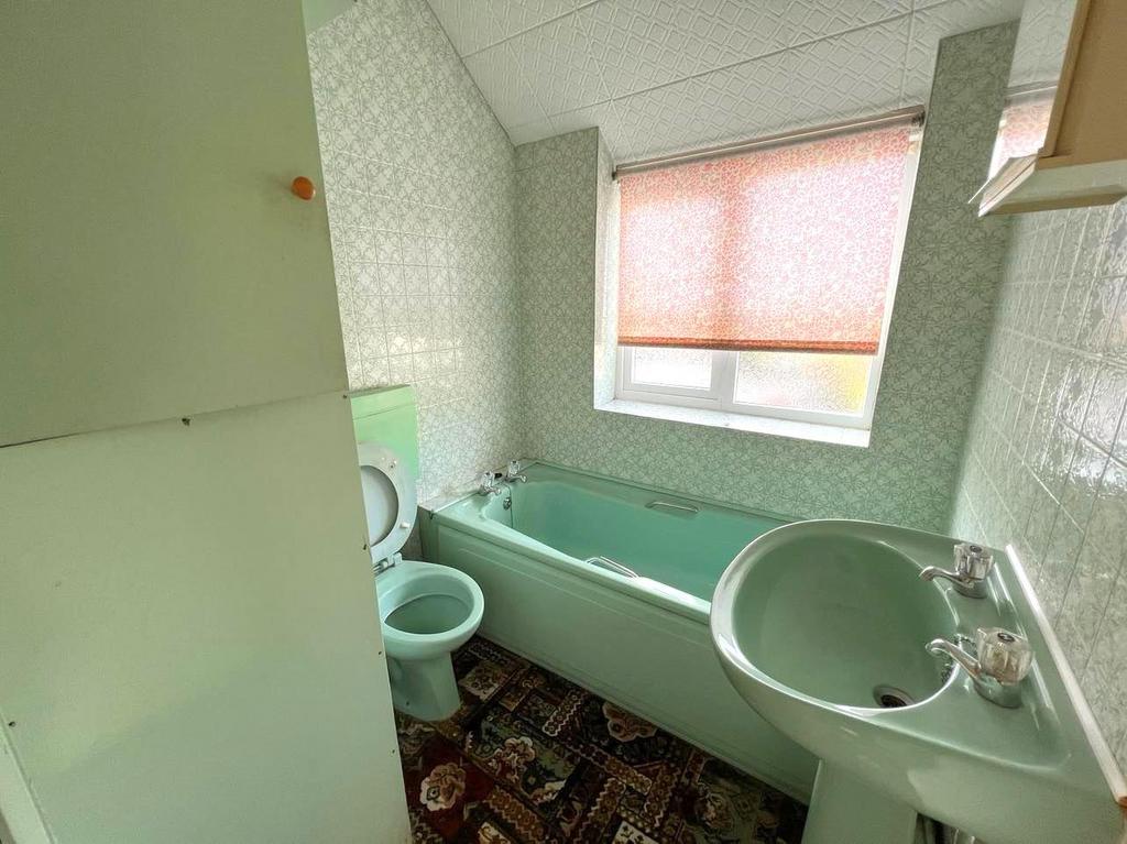 Lancaster Avenue, Leek 2 bed semidetached house for sale £175,000