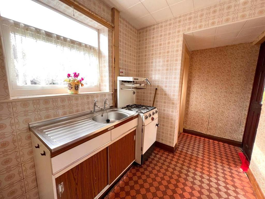 Lancaster Avenue, Leek 2 bed semidetached house £160,000