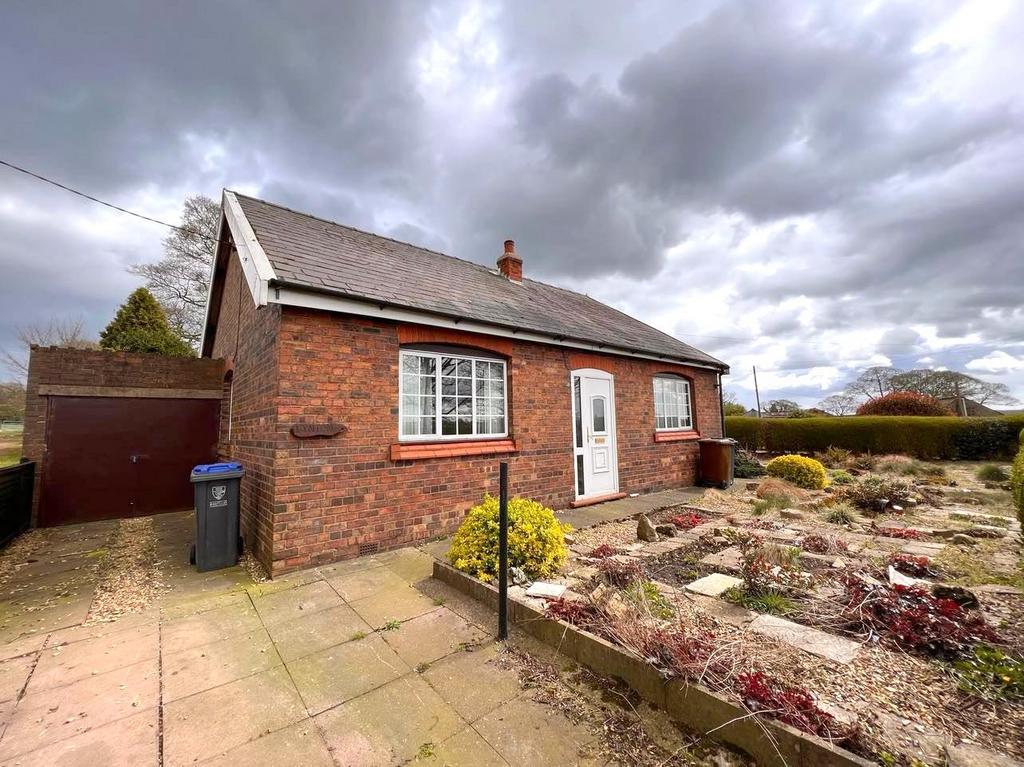Lynton, Roughcote Lane, Caverswall, StokeOnTrent 3 bed detached bungalow for sale £280,000