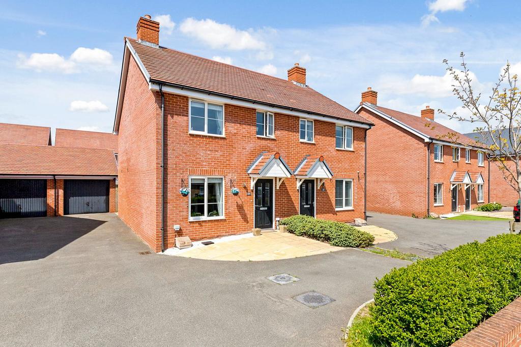 Horn Street, Folkestone, CT20 3 bed semidetached house for sale £350,000