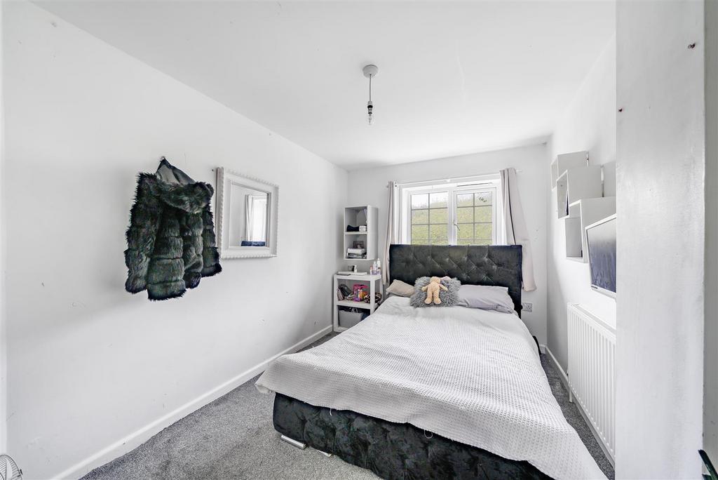 Bed3.jpg