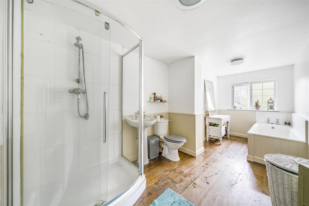 Bathroom.jpg