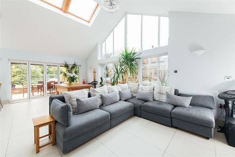 5 bedroom detached house for sale - Rowsham Dell, Giffard Park, Milton Keynes