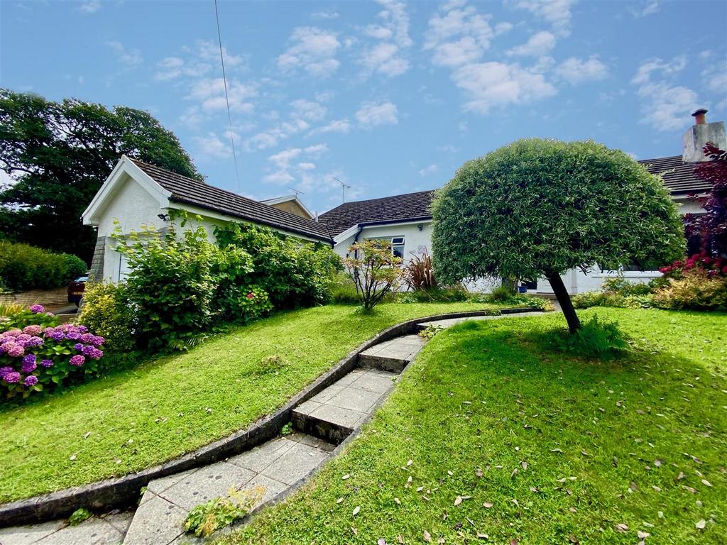 Ragged Staff, Saundersfoot 3 bed detached bungalow for sale £425,000