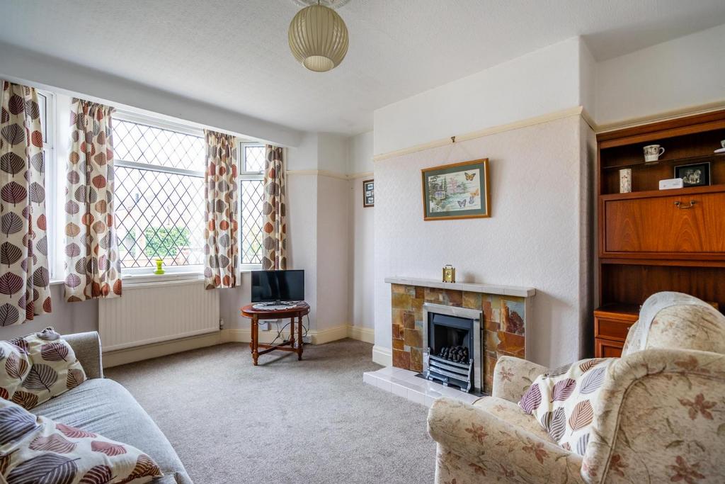 Melwood Grove, York 3 bed semidetached house £325,000