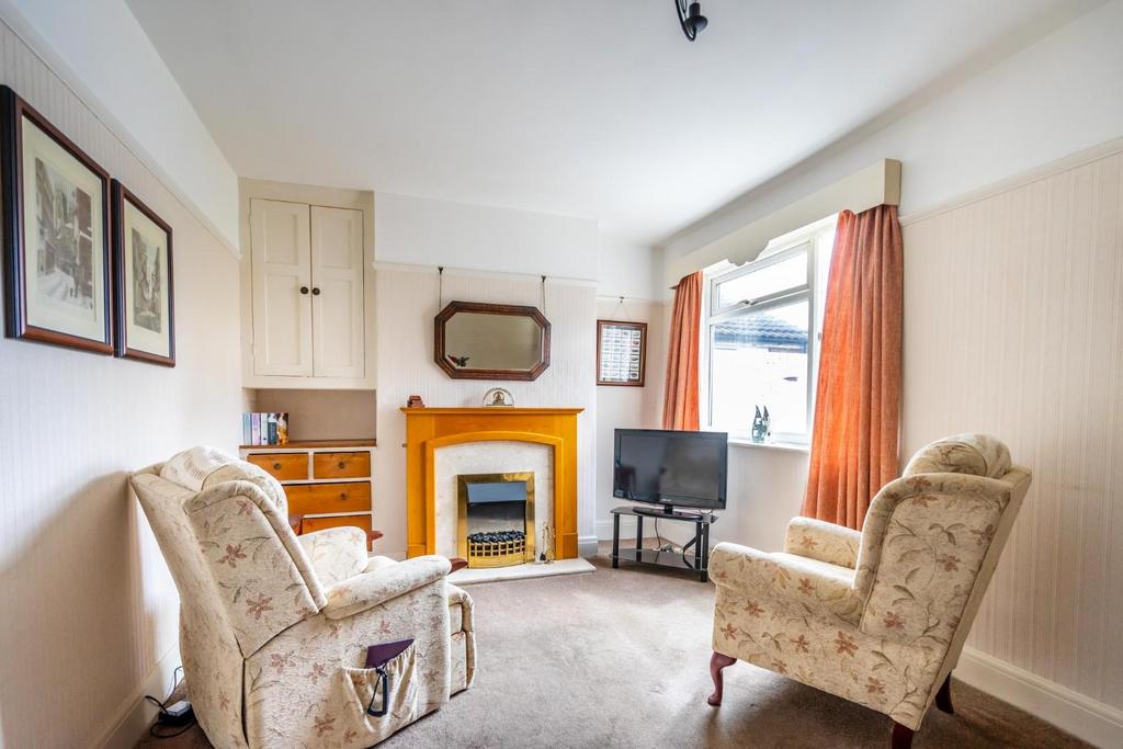 Melwood Grove, York 3 bed semidetached house £325,000