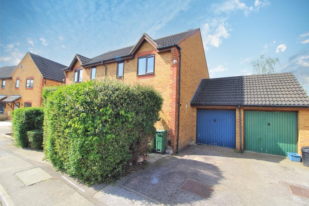 Ealing Chase, Monkston, Milton Keynes, MK10 3 bed semidetached house