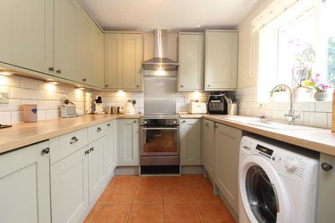 3 bedroom semi-detached house for sale - Ealing Chase, Monkston, Milton Keynes, MK10