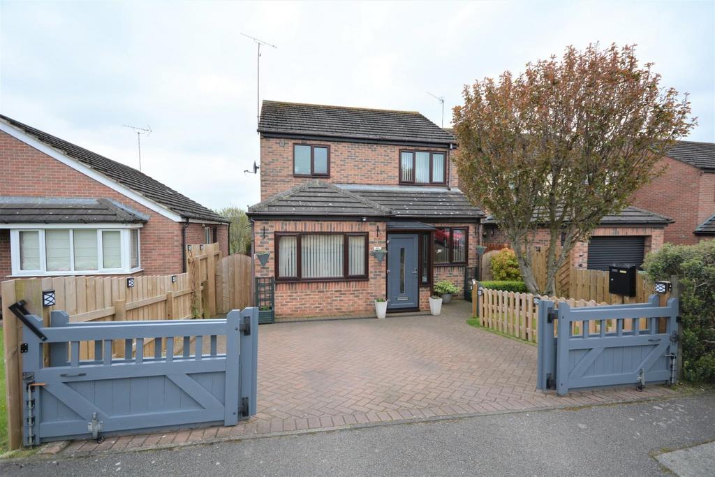 New Park, Newfield, Auckland 3 bed detached house £240,000