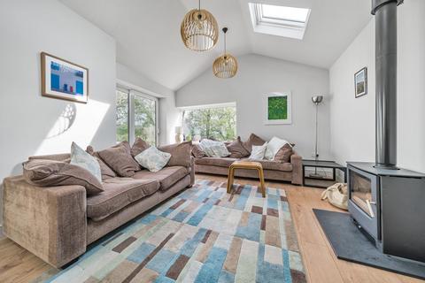 26 Arran Drive, Horsforth, Leeds, LS18 5SW