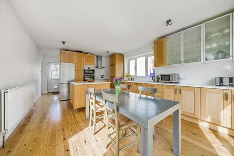 26 Arran Drive, Horsforth, Leeds, LS18 5SW