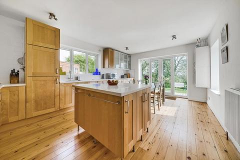 26 Arran Drive, Horsforth, Leeds, LS18 5SW