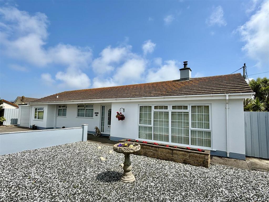 Crantock 3 bed bungalow for sale £495,000