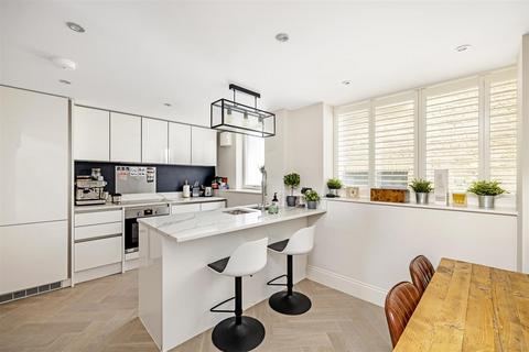 Flat G2, Crabtree Hall Rainville Road, London, W6 9HB