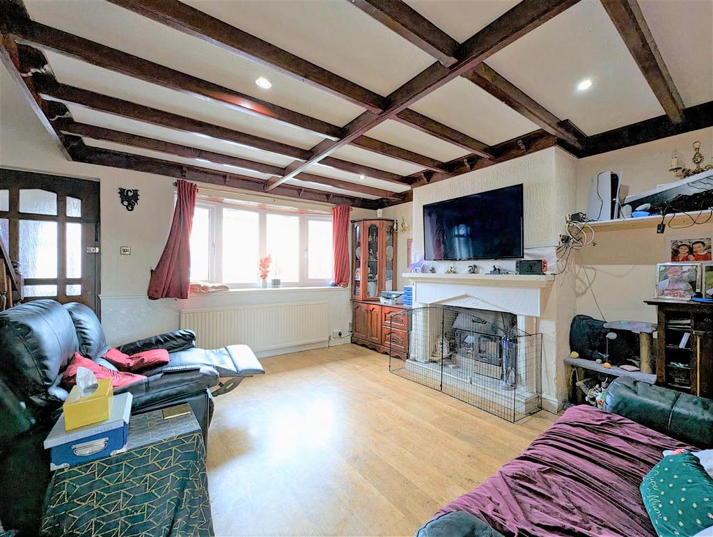 Laxey Crescent, Leigh 3 bed semidetached house £139,950