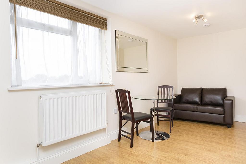 Greyhound Hill, Hendon 1 bed apartment £1,285 pcm (£297 pw)