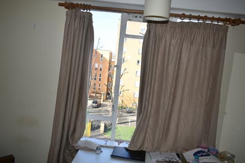 3 bedroom flat for sale, John Arid Court , W2 1UX