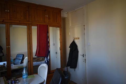 3 bedroom flat for sale, John Arid Court , W2 1UX