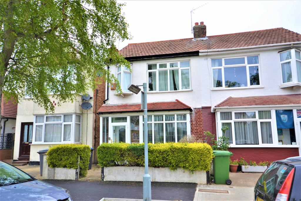 3 bed semi detached house for sale in wembley