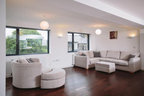 2 bedroom flat to rent, Hollies Park Court, Weetwood Lane, Weetwood, Leeds, LS16