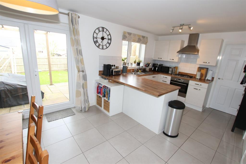 Cubley Wood Drive, Penistone 4 bed detached house for sale - £369,000